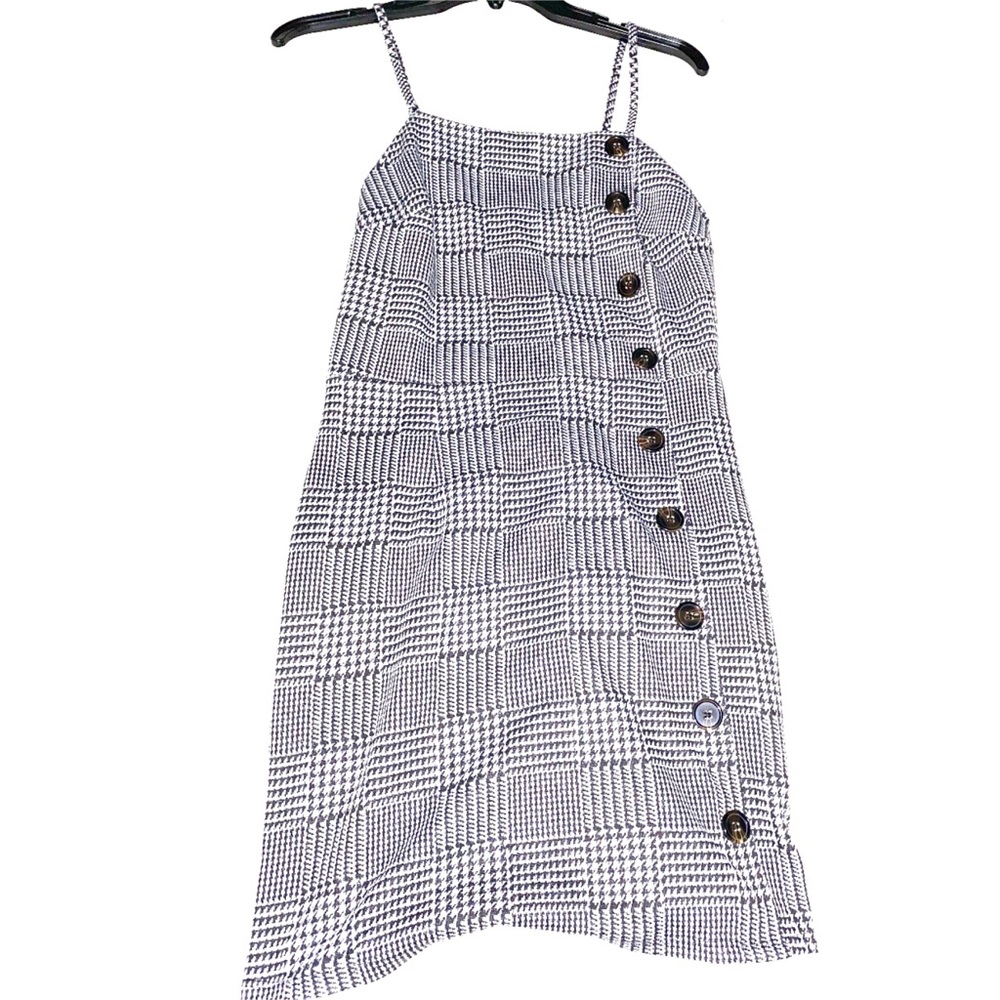 Cute Formfitting Dress!